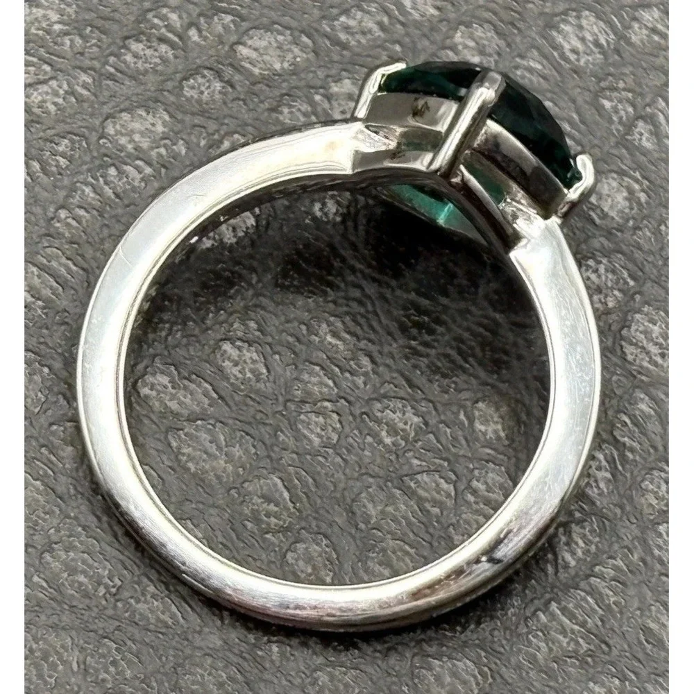Vintage Swarovski Green Faceted Cushion Cut Crystal Ring Silver Tone Size 5.75